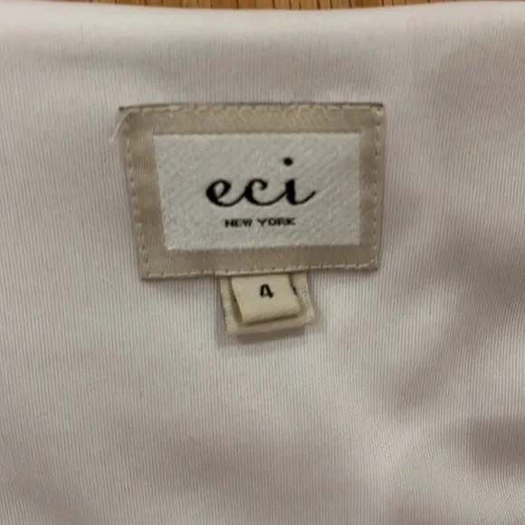 eci White flowy rosette blouse size 4 - Picture 2 of 4